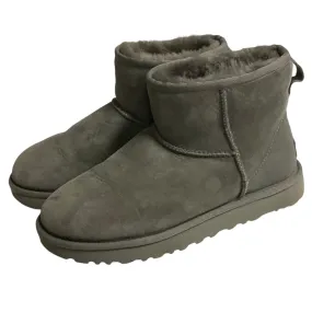 Boots Ankle Flats By Ugg In Grey, Size: 8