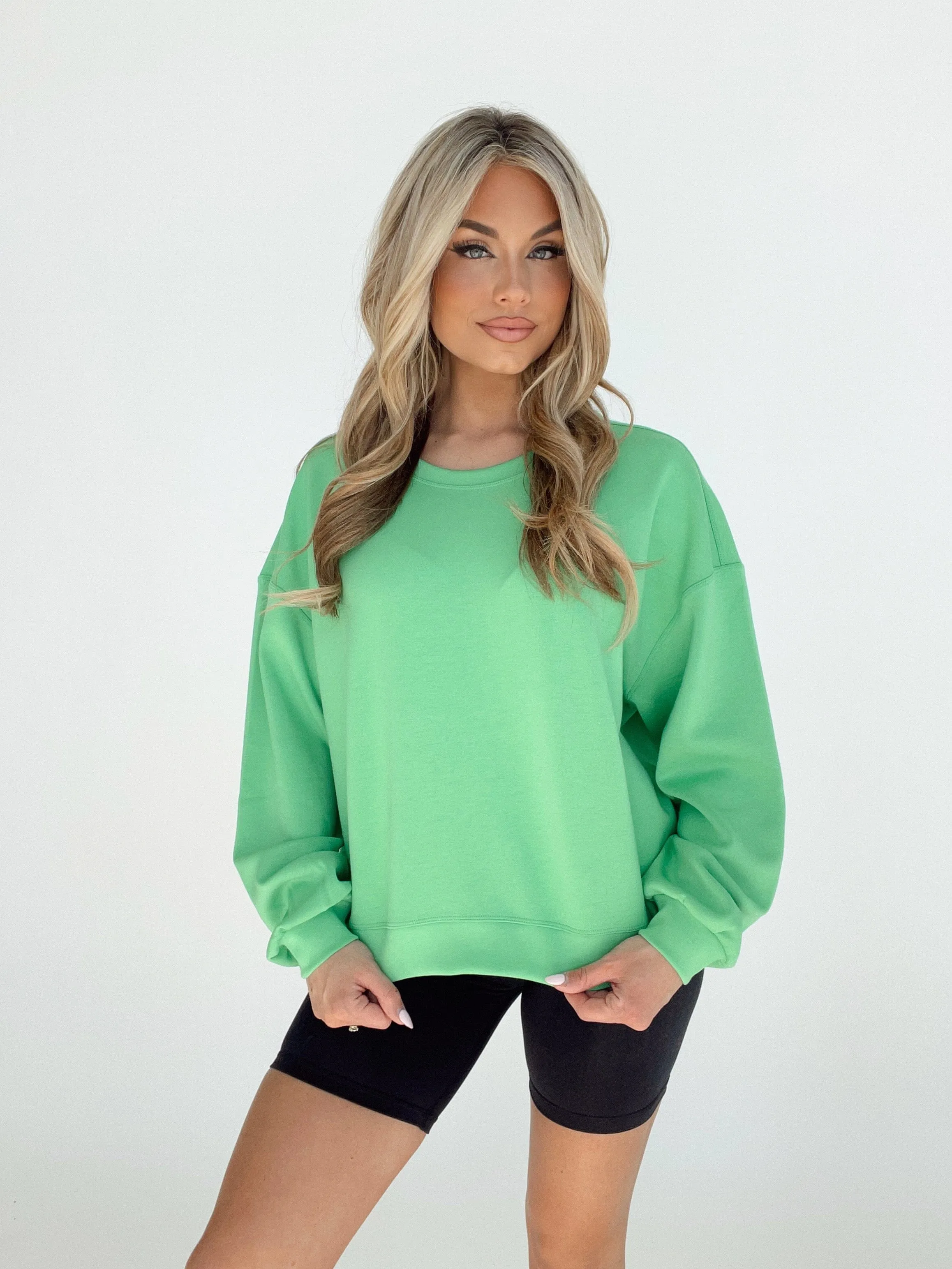 Court Style Pullover