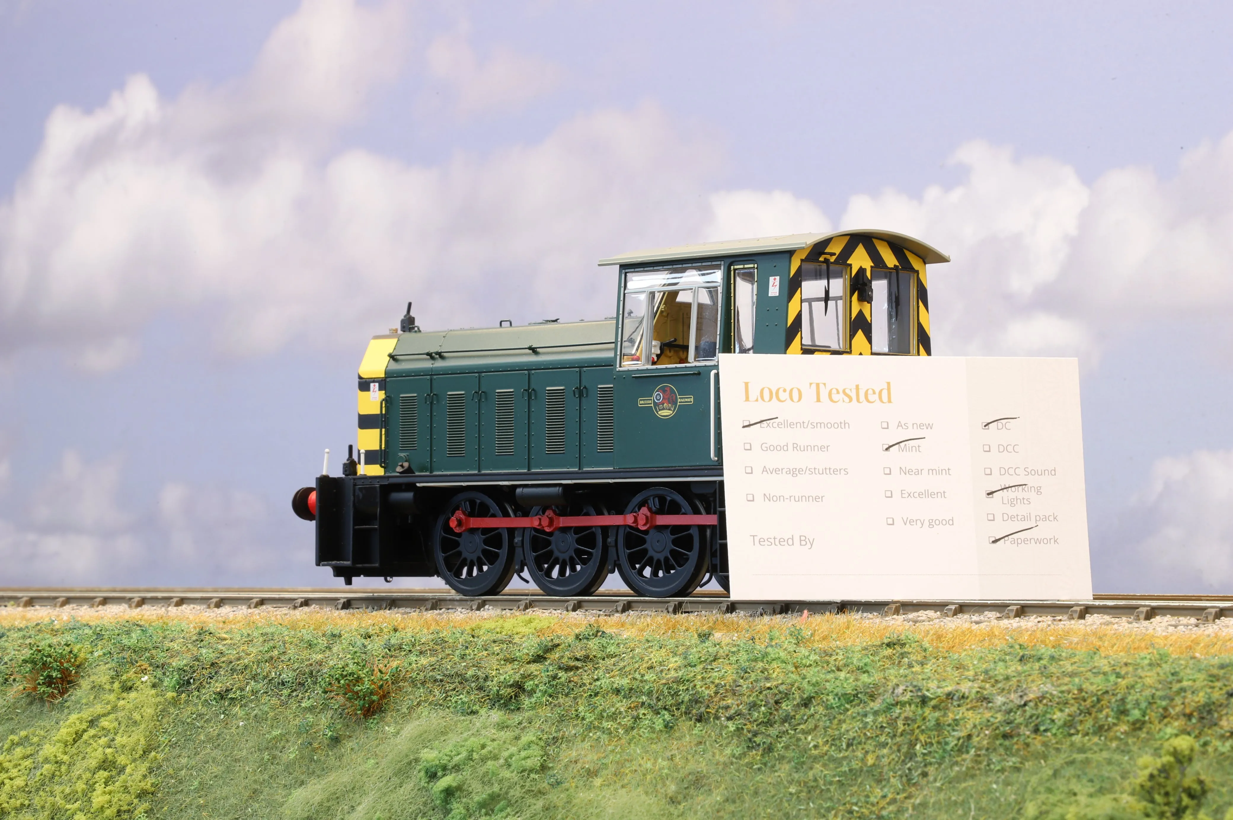 Heljan Finescale O Gauge Class 05 Diesel Shunter BR Green with Wasp Stripes Unnumbered