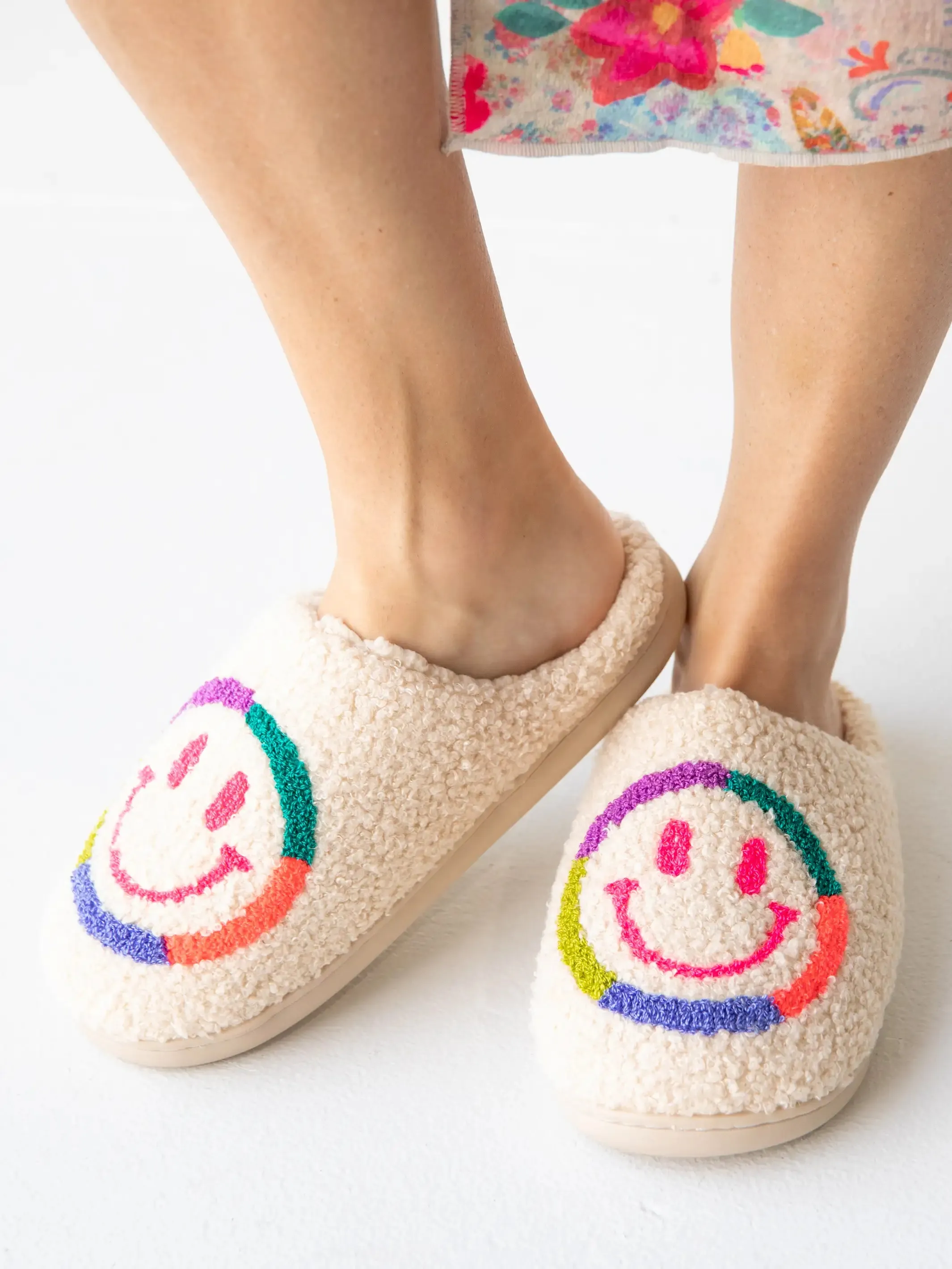 Icon Sherpa Slippers - Neon Smiley Face