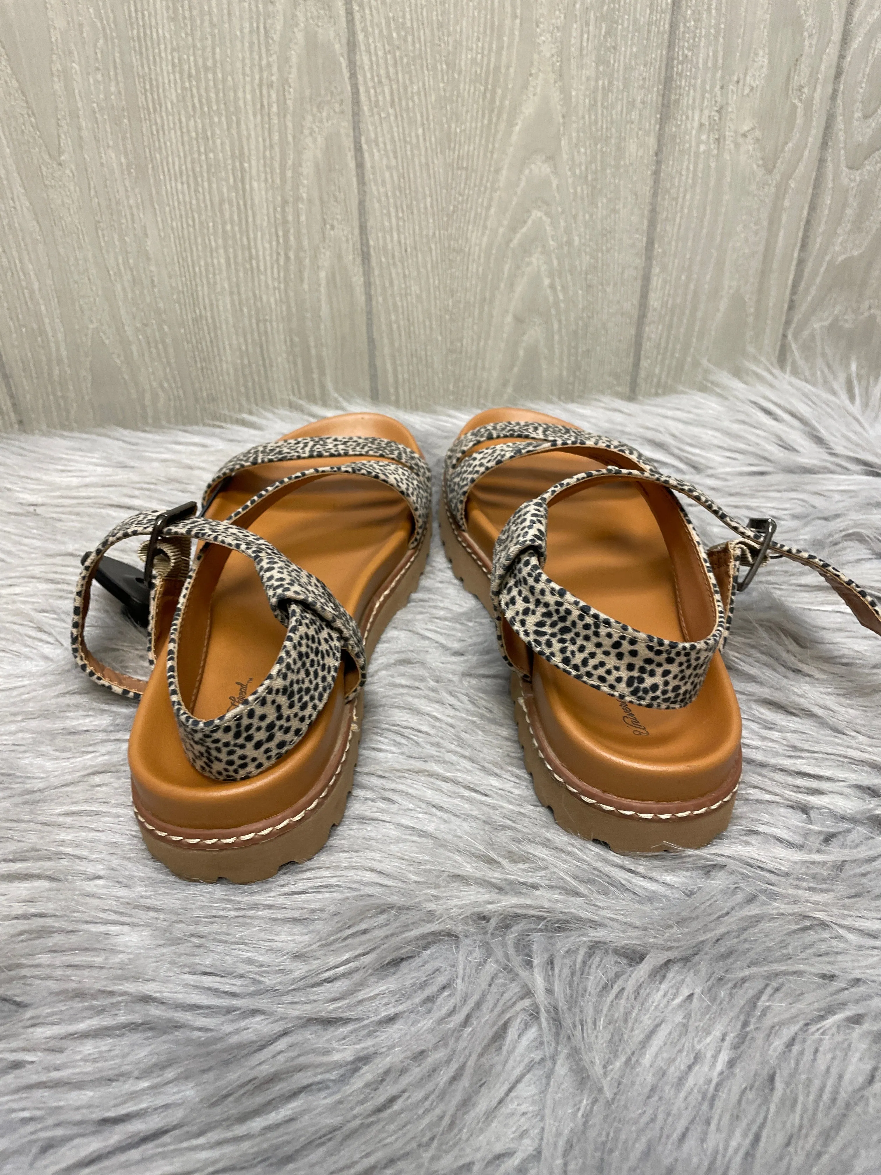 Sandals Flats By Universal Thread In Animal Print, Size: 7.5